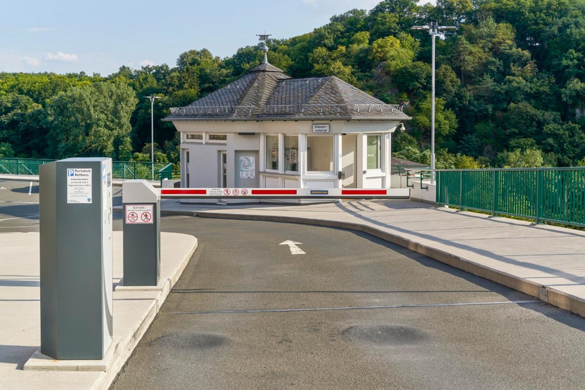 automatische schranke sh 300