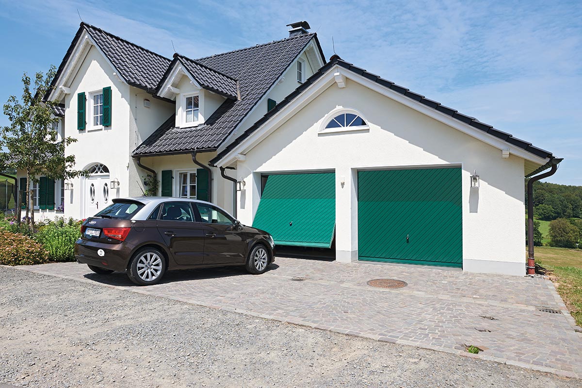 kipptor-garagentor-schwingtor-hoermann-gruen