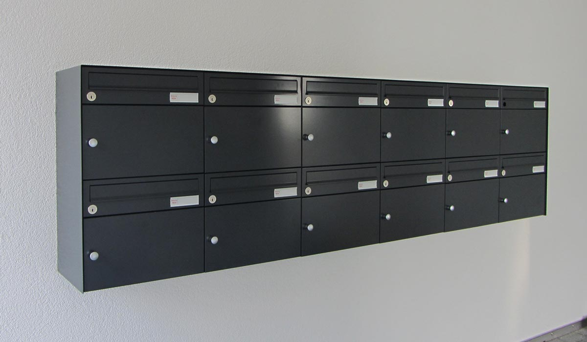 briefkastenanlage-wandmontage-mehrfachanlage-basicline-knopfgriff-anthrazitgrau