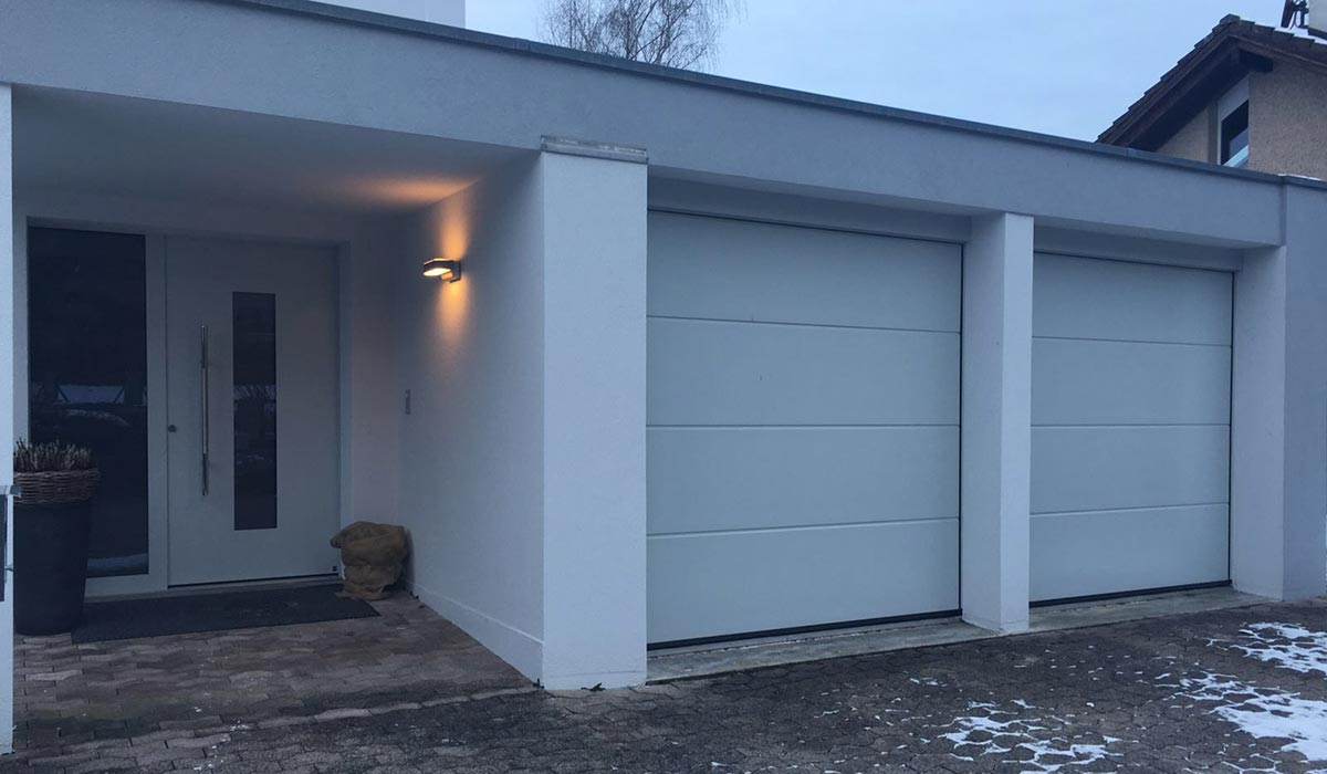 haustuer-hauseingangstuer-hoermann-thermosafe-mit-sektionaltoren
