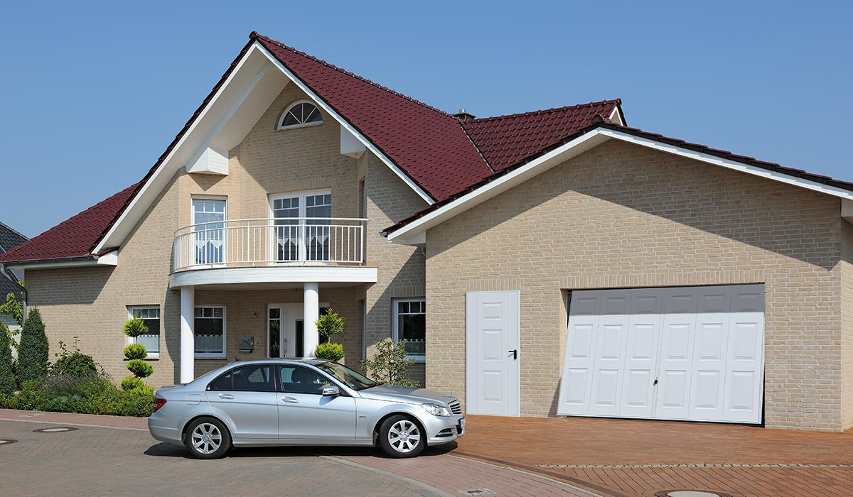 nebentuer-garagennebentuer-hoermann-weiss-kipptor