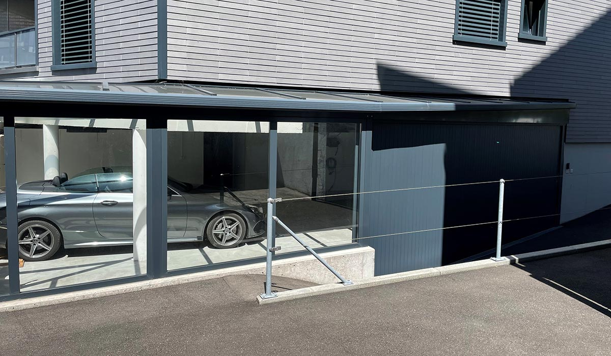rundumtor-sondertor-rundlauftor-spezialtor-holztor-garagentor-privatgarage-1