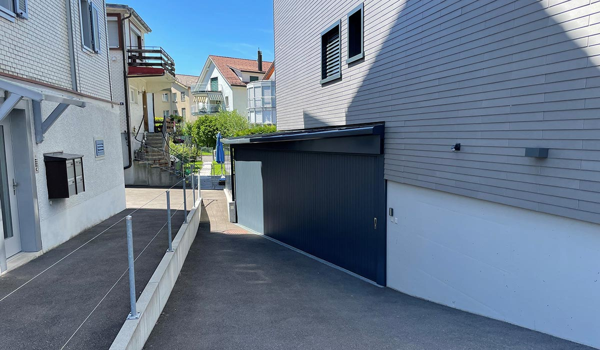rundumtor-sondertor-rundlauftor-spezialtor-holztor-garagentor-privatgarage-2